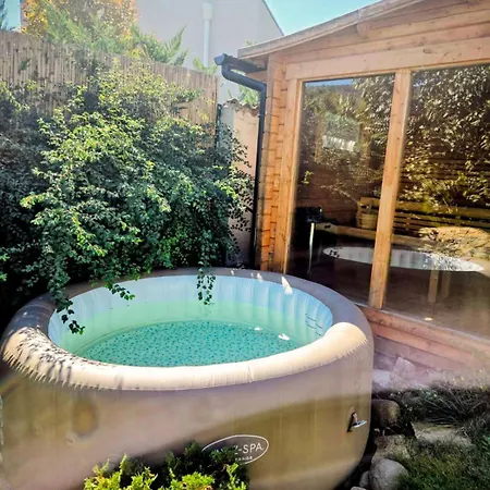 Ma-bebe Playhouse With Private Sauna --- Lake, Parks And Pools In 5 Min Accommodatie bij particulieren Pancharevo