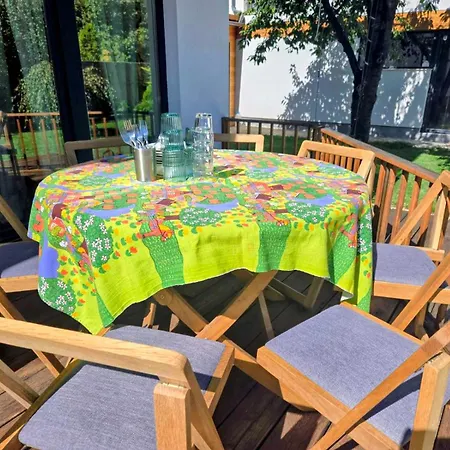 Проживание в семье Ma-bebe Playhouse With Private Sauna --- Lake, Parks And Pools In 5 Min *