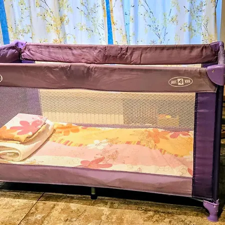 Ma-bebe Playhouse With Private Sauna --- Lake, Parks And Pools In 5 Min Accommodatie bij particulieren *