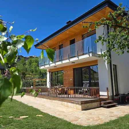 Accommodatie bij particulieren Ma-bebe Playhouse With Private Sauna --- Lake, Parks And Pools In 5 Min *